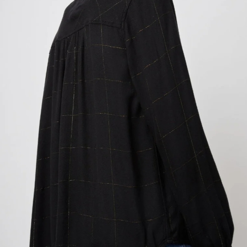 Chic Black Checkered Blouse - Picture 4 of 4